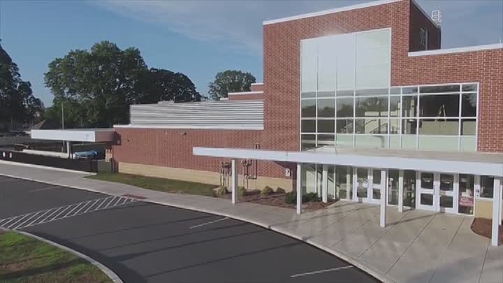 Somebody's Hiding Something S01E04