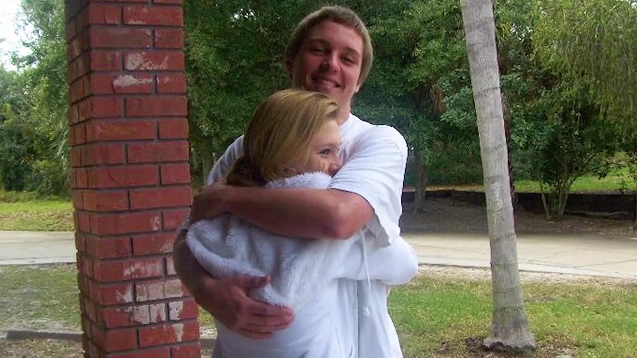 The Curious Case Of S02E05 -The Principal Who Hypnotized His School