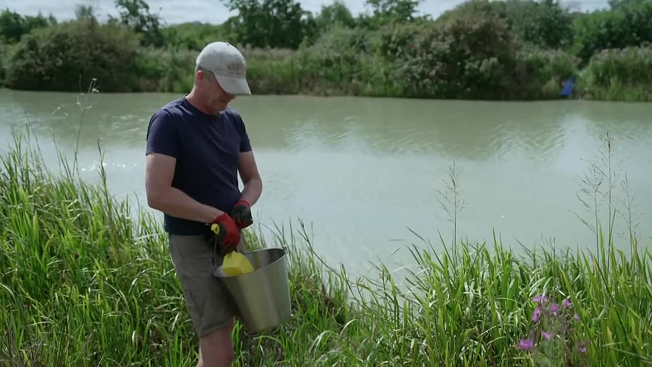 ⁣Saving Country Houses With Penelope Keith S01E07 720p WEB H264-JFF