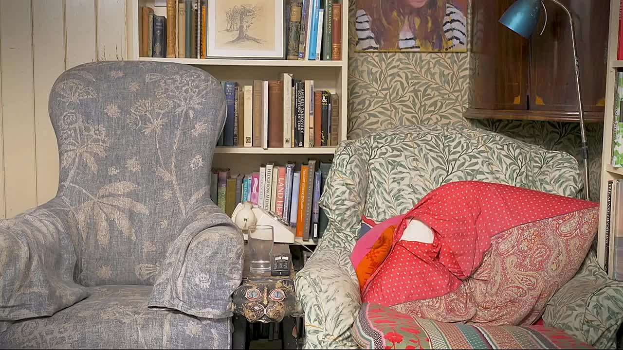 Gogglebox S27E02 1080p HDTV H264-DARKFLiX - DoodStream