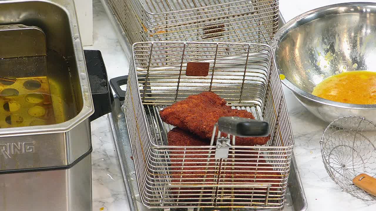 ⁣Wildcard Kitchen S03E08 720p WEB H264-JFF