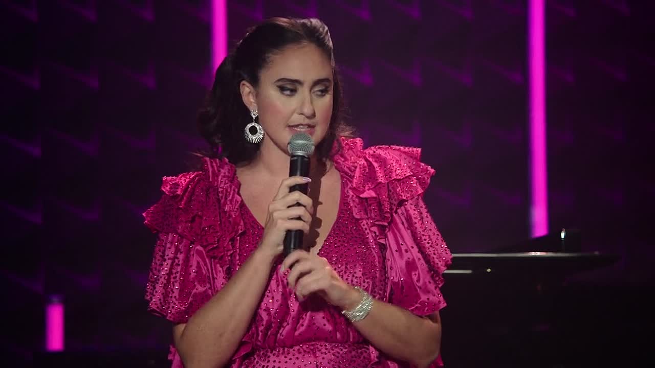 ⁣Catherine Cohen The Twist Shes Gorgeous 2022 WEBRip x264