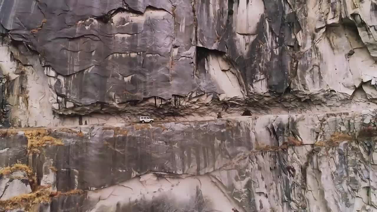 Deadliest Journeys -The Himalayas