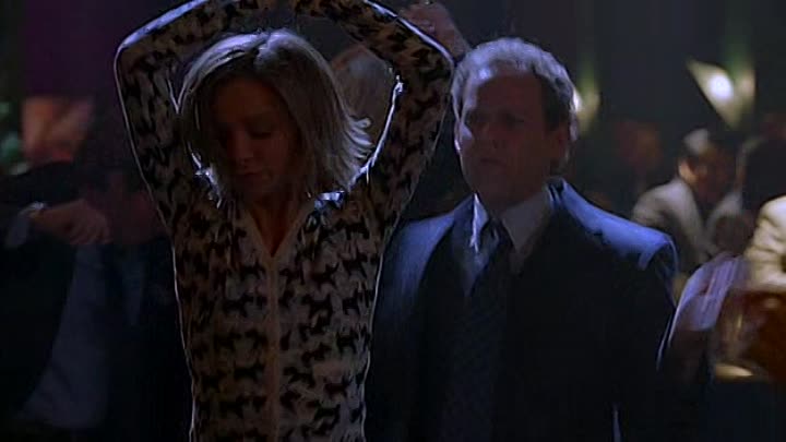 ⁣Ally Mcbeal 5x08