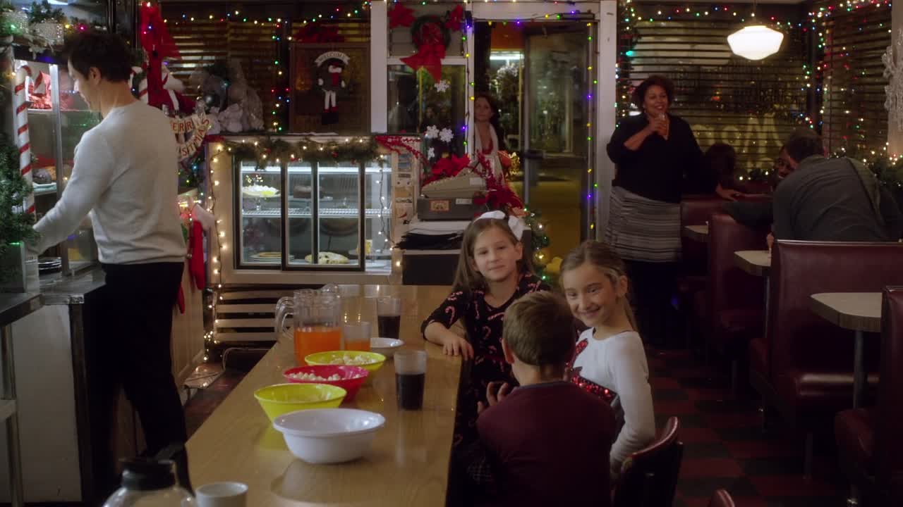 A Heavenly Christmas 2016 1080p WEBRip x264-[YTS AM]