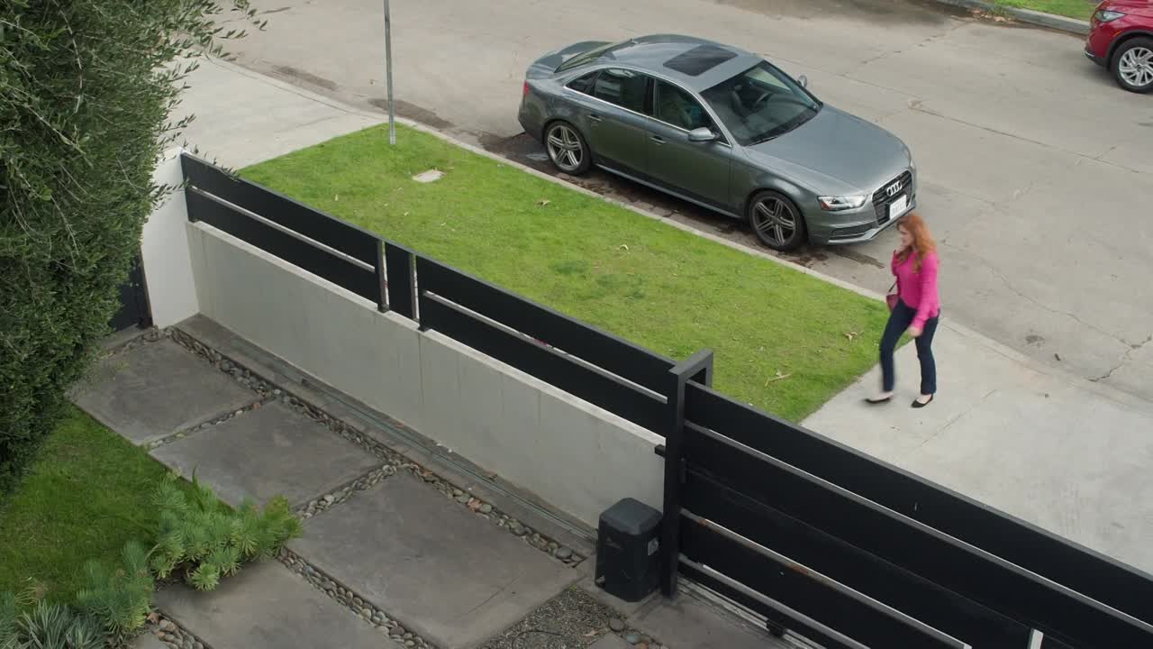 Rooming With Danger 2023 1080p WEBRip x264 AAC-