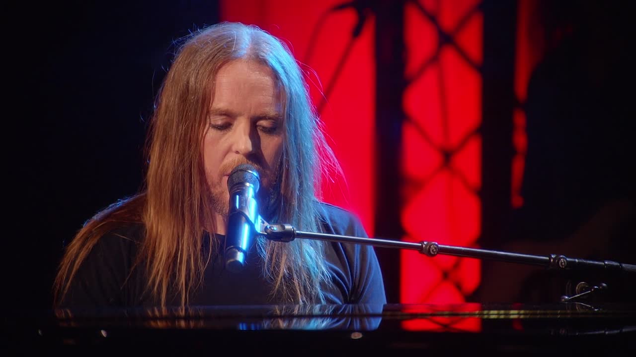 ⁣Tim Minchin Back 2022 1080p BluRay x264 AAC5 1-