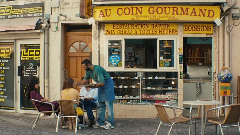 Youssef Salem A Du Succes 2022 FRENCH WEB H264-SEiGHT