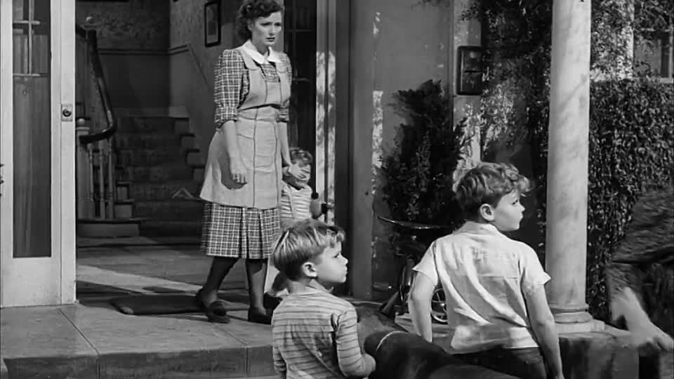 ⁣Sitting Pretty -1948