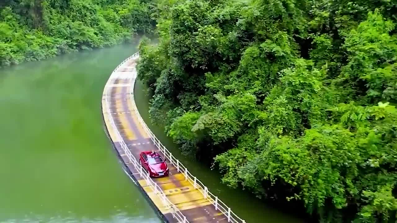 Here’s The Bridge That Gives Drivers Panic Attacks When They Go Over It