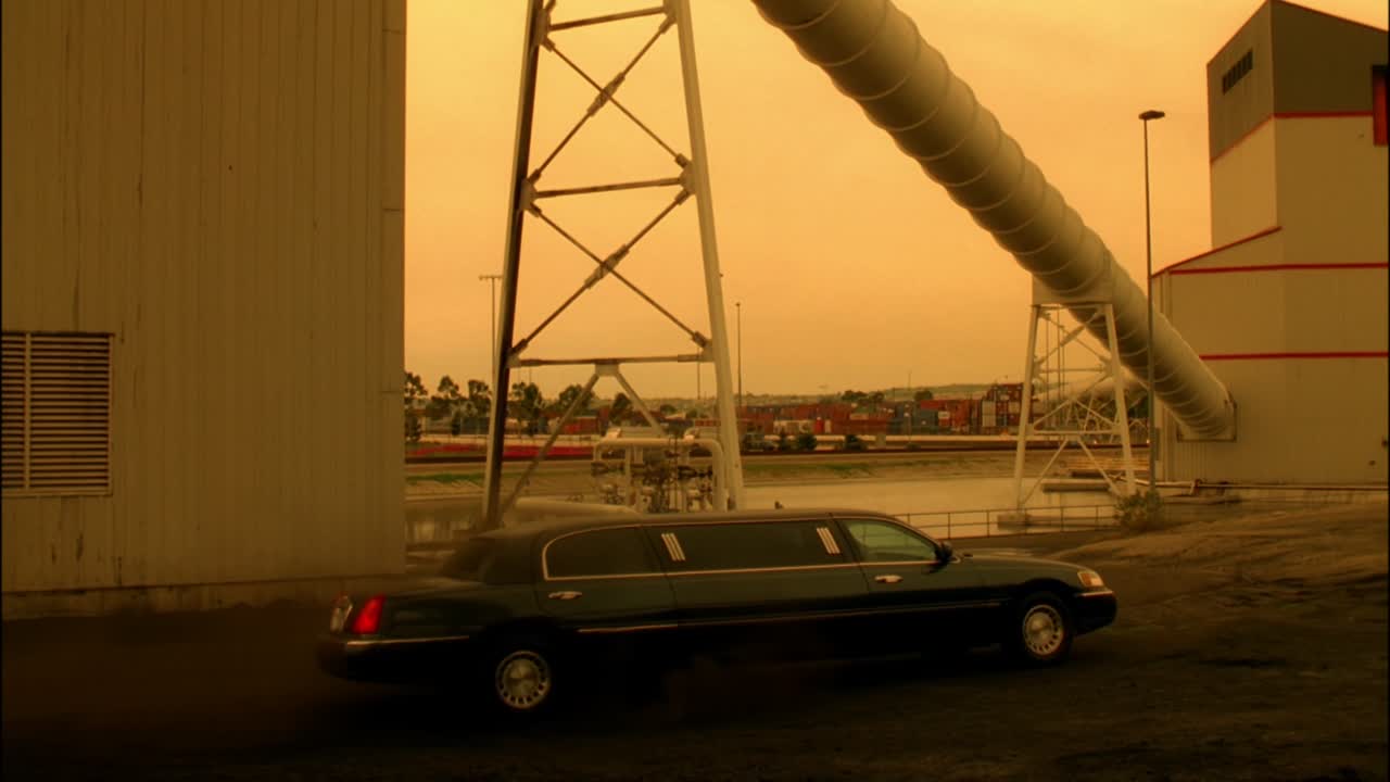 Alias (2001) - S02E17 - A Dark Turn (1080p AMZN WEBRip x265 ImE)