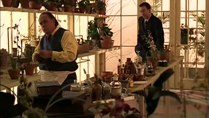 S01E02 -The Doorbell Rang _2