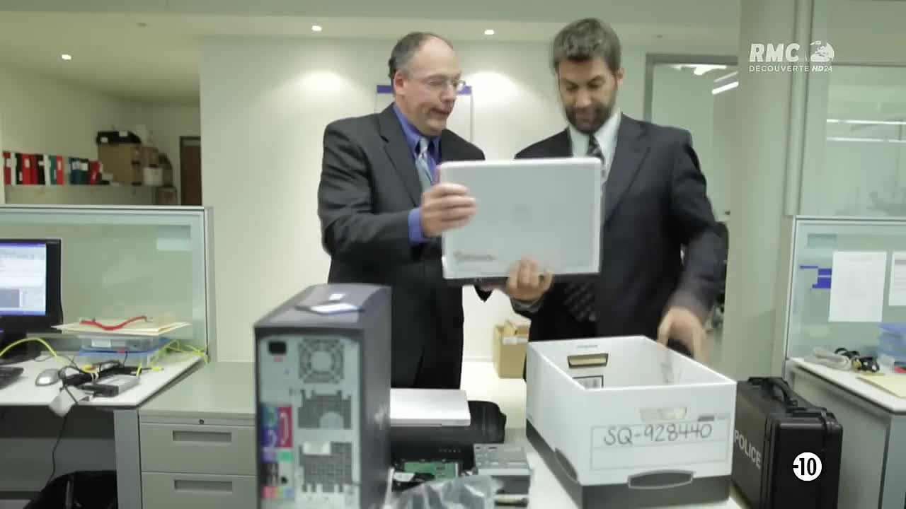 POLICE SCIENTIFIQUE - Crimes technologiques