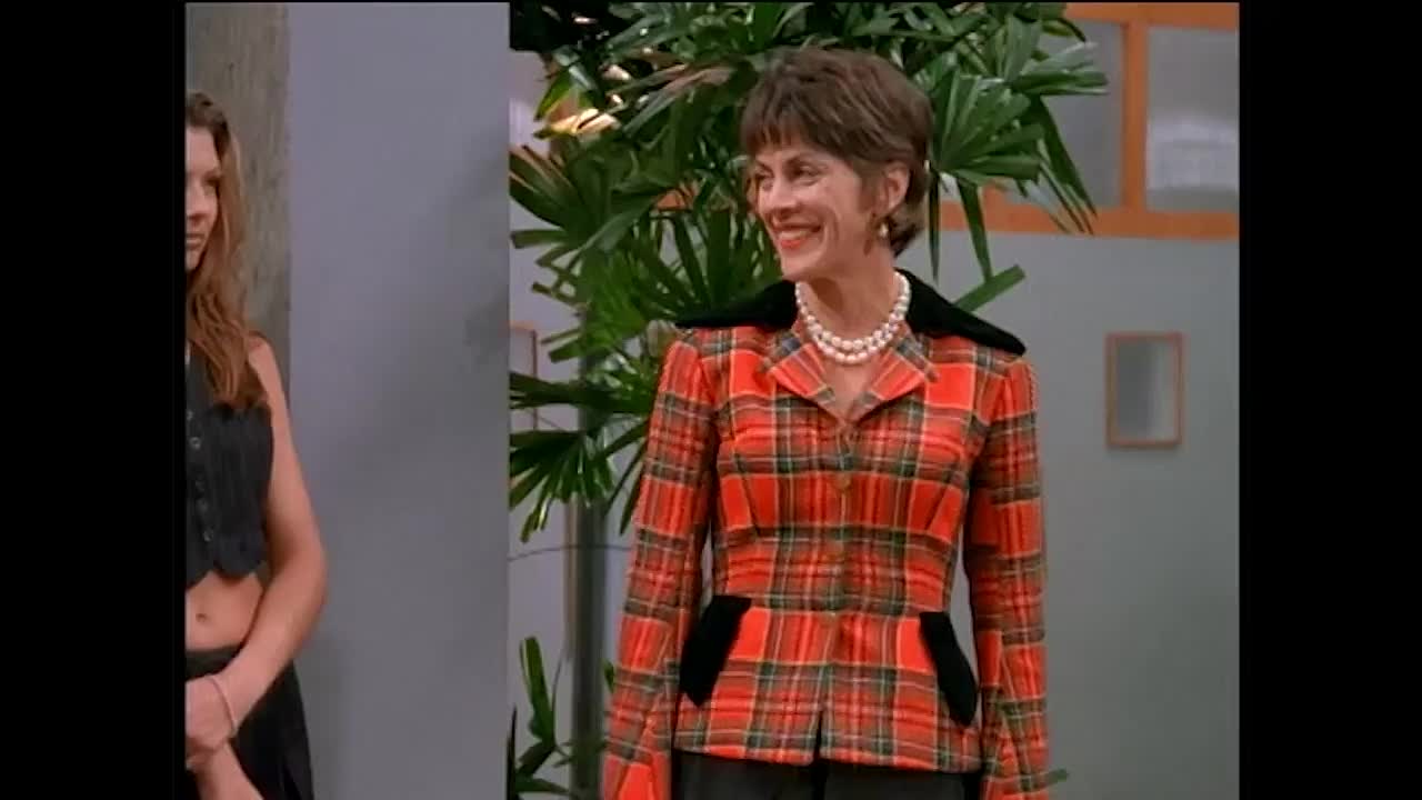 ⁣Just Shoot Me! -'Back Issues' -Pilot Episode