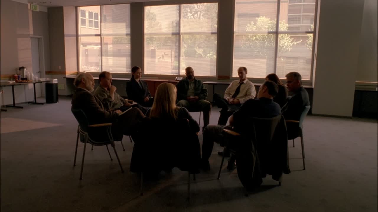 ⁣Alias (2001) - S03E02 - Succession (1080p AMZN WEBRip x265 ImE)