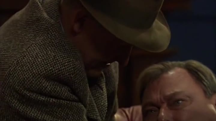 S02E10 -Too Many Clients_2