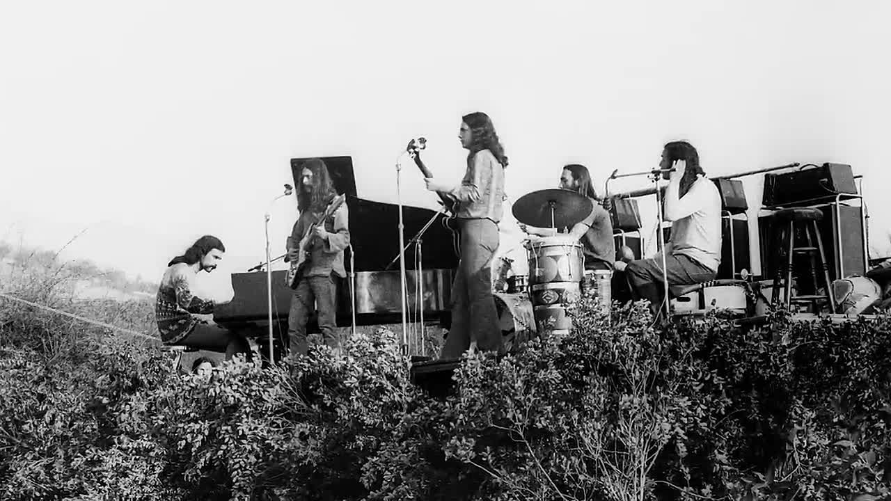 ⁣Woostock Chile -La Piedra Roja