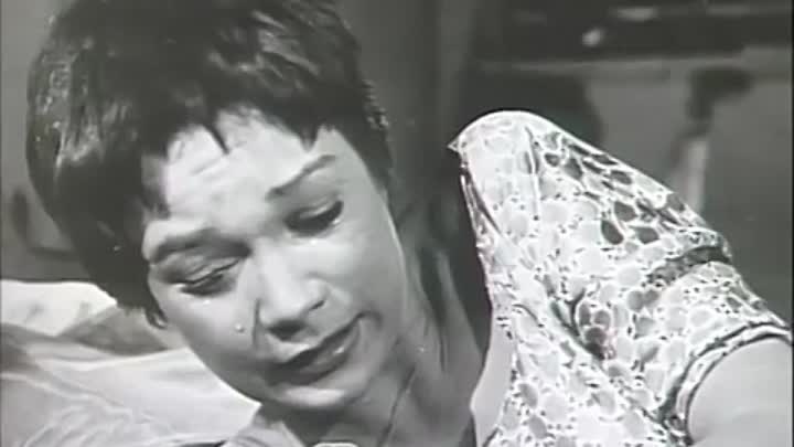 ⁣Shirley Maclaine -Kicking Up Her Heels