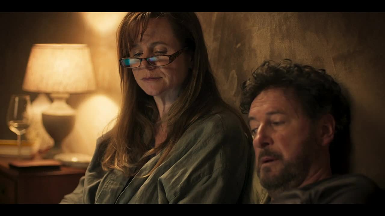 Too Close S01E01 (2021)