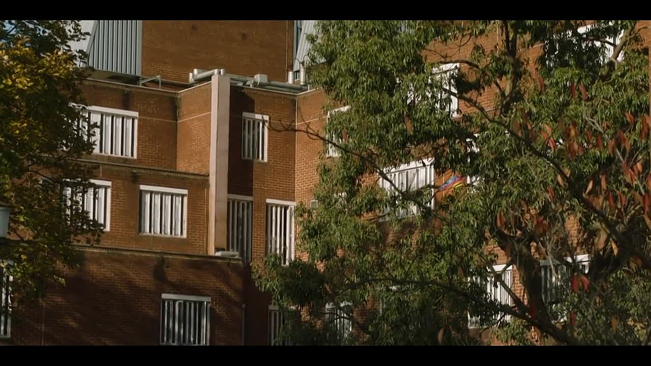 Too Close S01E02 (2021)