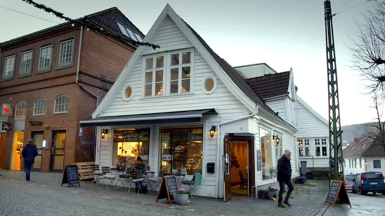 Paul Tries Amazing Bolles In Romantic Norway