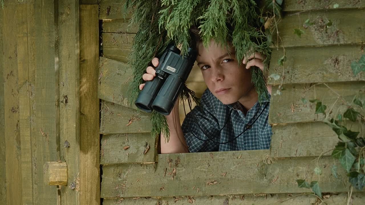 ⁣Pourquoi Maman Est Dans Mon Lit 1994 1080p BluRay x264 AAC-