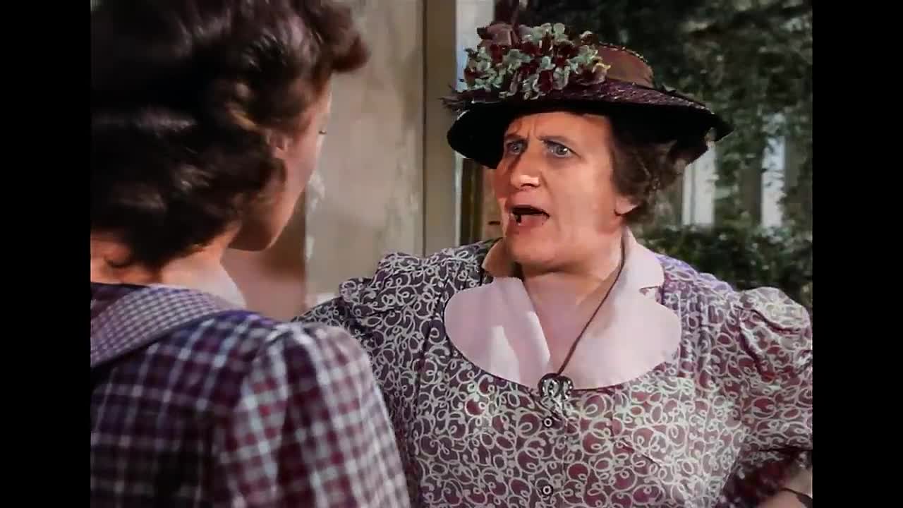 ⁣Sitting Pretty -1948