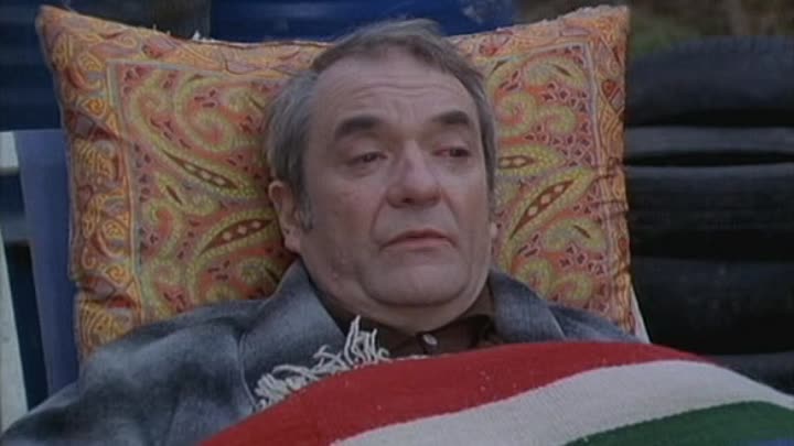 ⁣1974 - Comment reussir quand on est con et pleurnichard