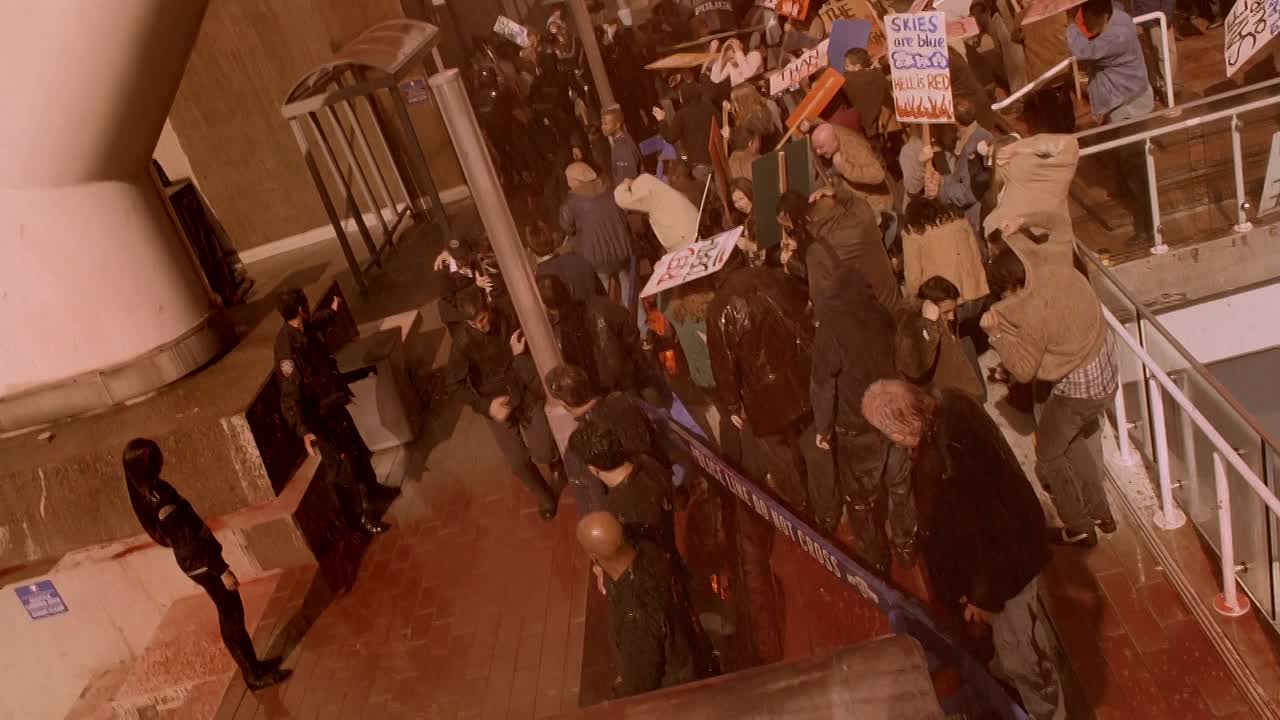 V 2009 S02E01 Red Rain