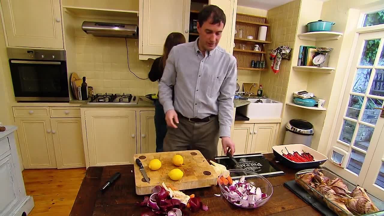 Couples Come Dine with Me S01E01