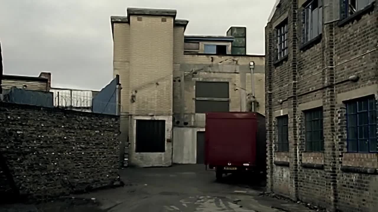 E02 (2000) And 200 Stolen Kalashnikovs