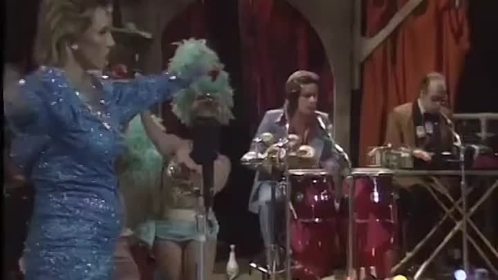 ⁣French and Saunders S1E01