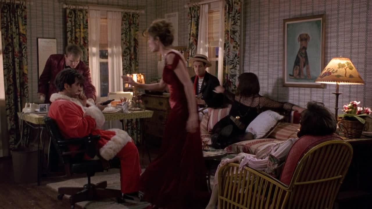 ⁣Mixed Nuts 1994 1080p WEBRip x264 AAC-[YTS LT]