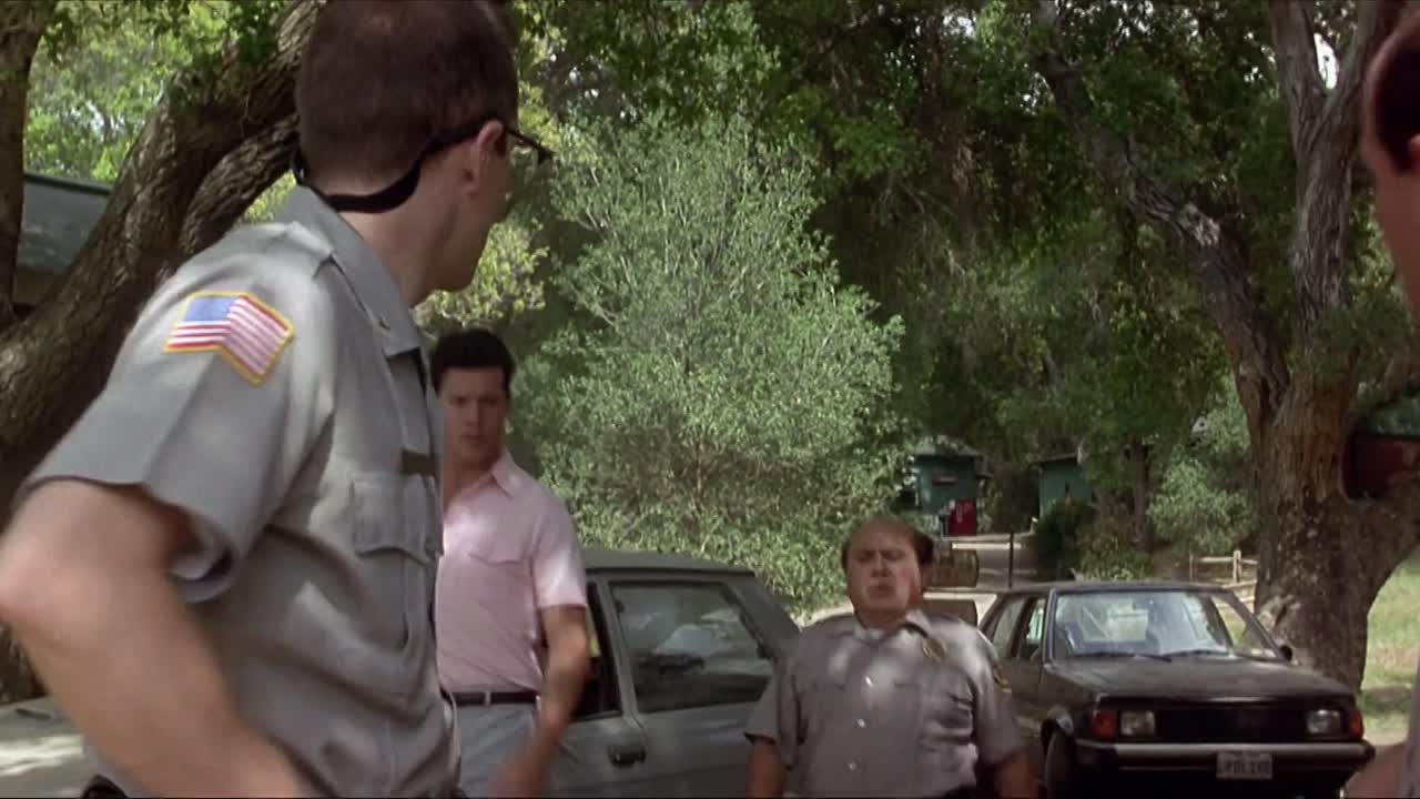 ⁣Drowning Mona 2000 1080p WEBRip x264 AAC5 1-