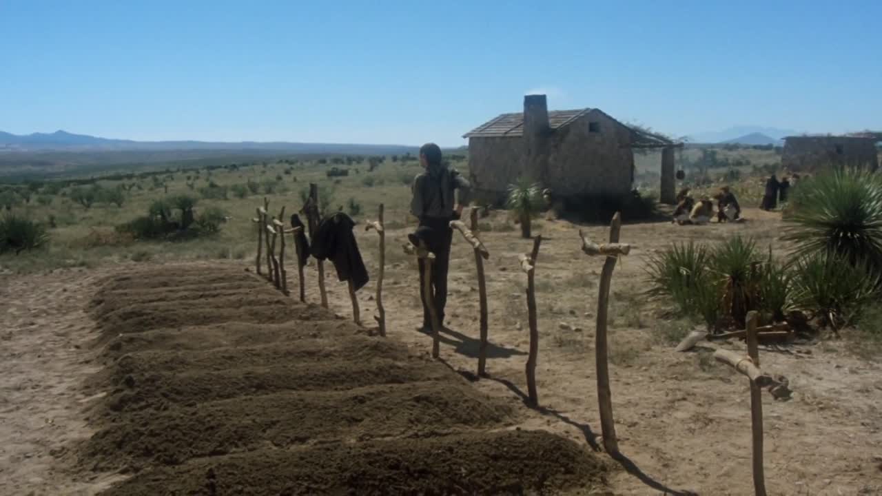 ⁣The Life and Times of Judge Roy Bean 1972 WEBRip x264