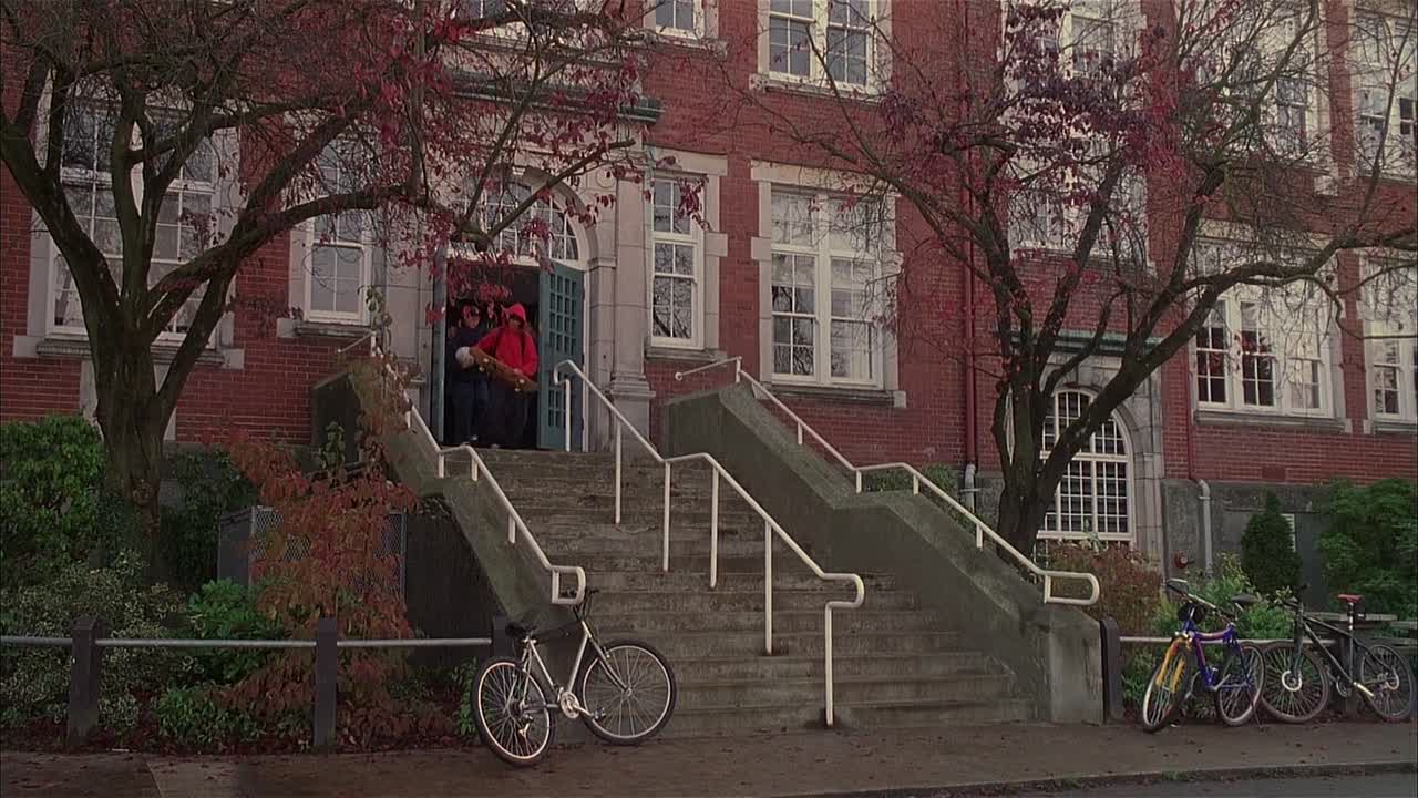 ⁣School Of Life 2005 1080p BluRay x264 AAC5 1-