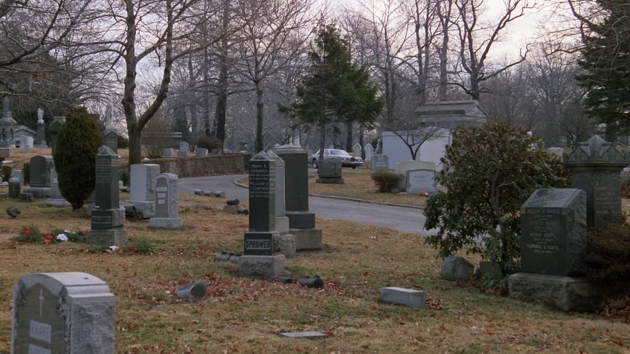 ⁣Night Shift 1982 1080p BluRay x264 AAC-