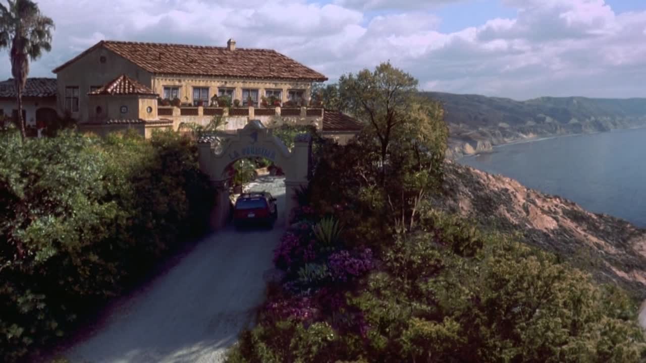 8 Heads In A Duffel Bag 1997 1080p BluRay x264-[YTS LT]