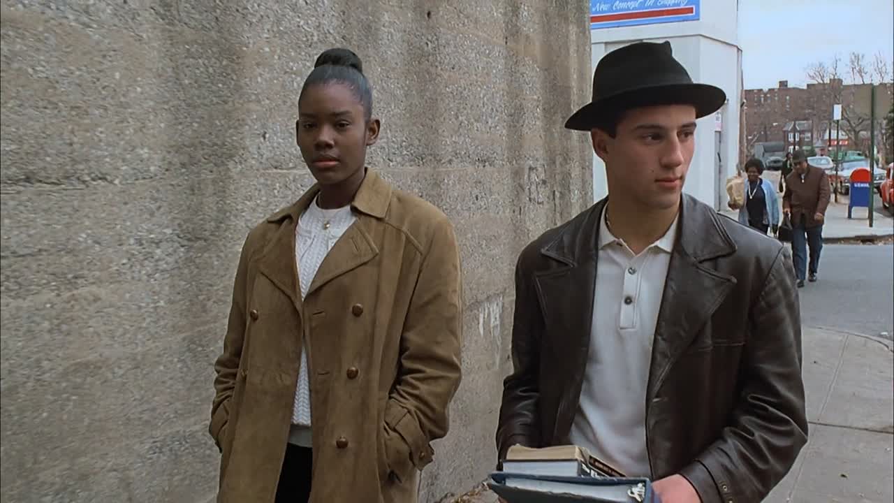 ⁣A Bronx Tale 1993 1080p BluRay x264 AAC-