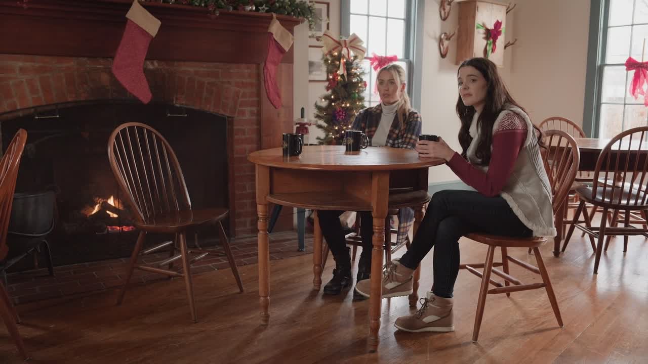 ⁣A Christmas Vintage 2023 1080p WEBRip x264 AAC5 1-