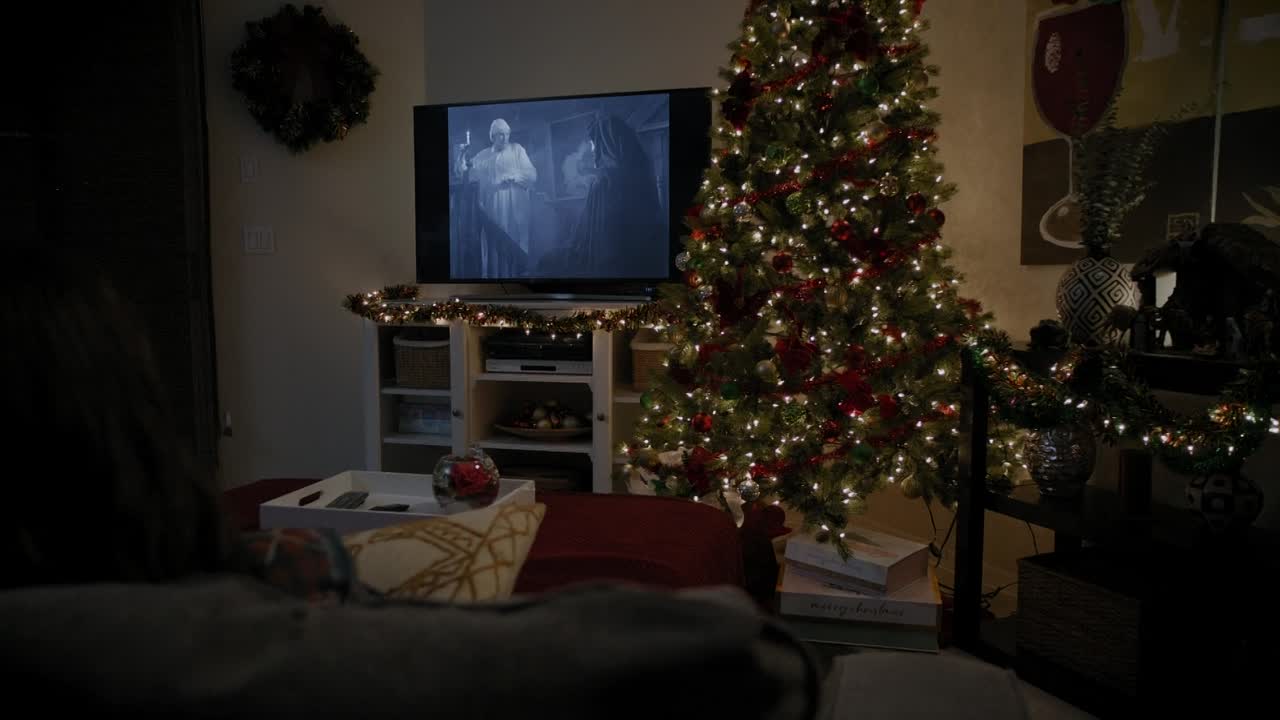 ⁣A Christmas Karen 2022 1080p WEBRip x264 AAC5 1-