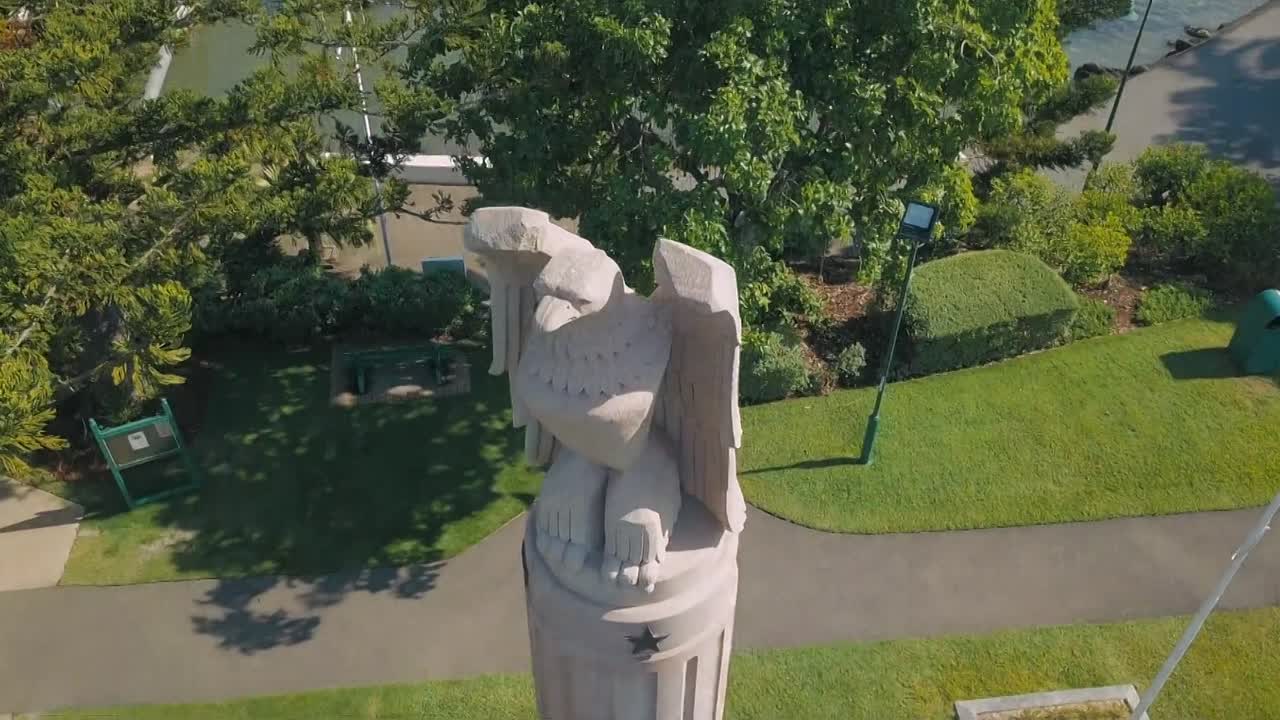 ⁣A Guide To Dating At The End Of The World 2022 1080p WEBRip x264-RBG