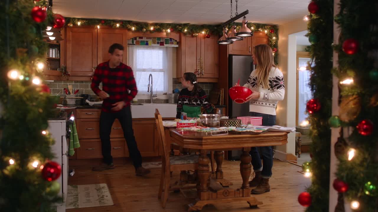 A Merry Christmas Wish 2022 1080p WEBRip x264 AAC5 1-