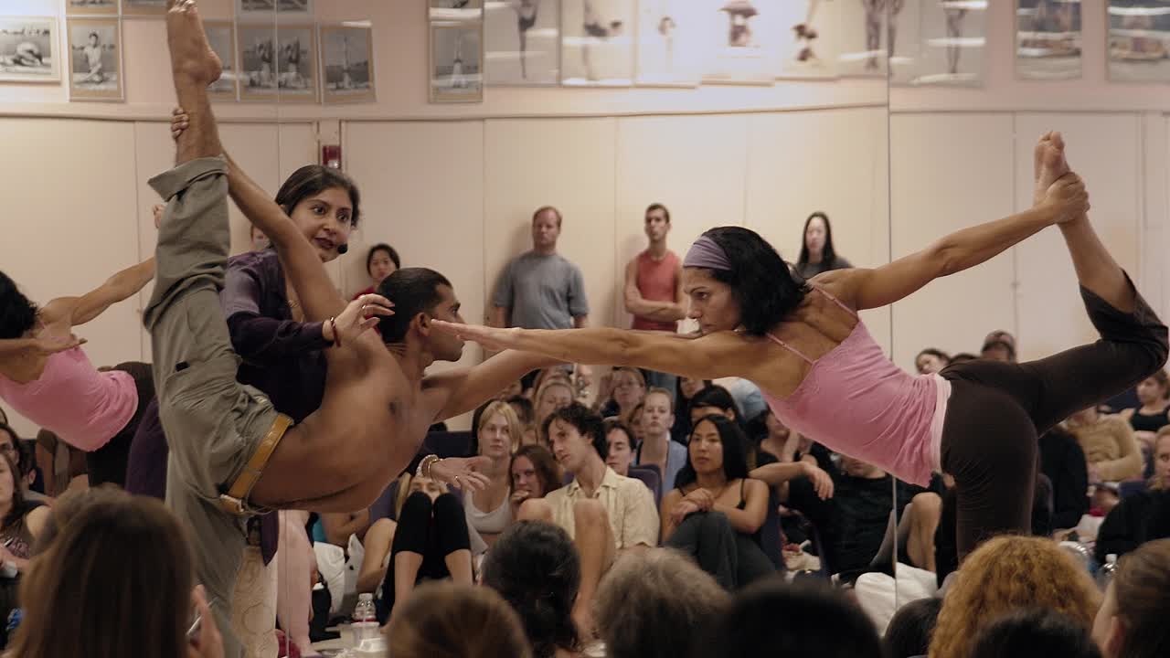 ⁣Bikram Yogi Guru Predator 2019 720p NF WEB-DL DDP5 1 x264-NTG