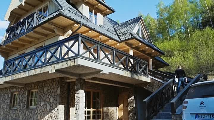 Complete Strangers 2020 HDRip XviD AC3-EVO