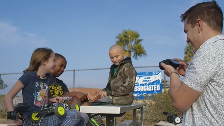 ⁣Flying Cars 2019 HDRip XviD AC3-EVO