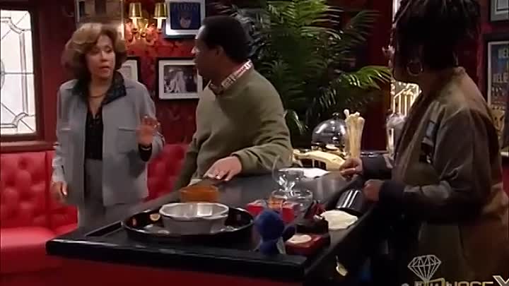 ⁣Whoopi E10 -Mothers Little Helper