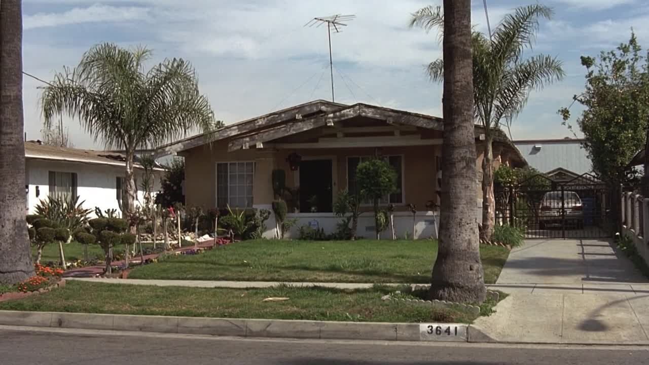 3 Strikes 2000 INT 1080p WEBRip x264 AAC5 1-