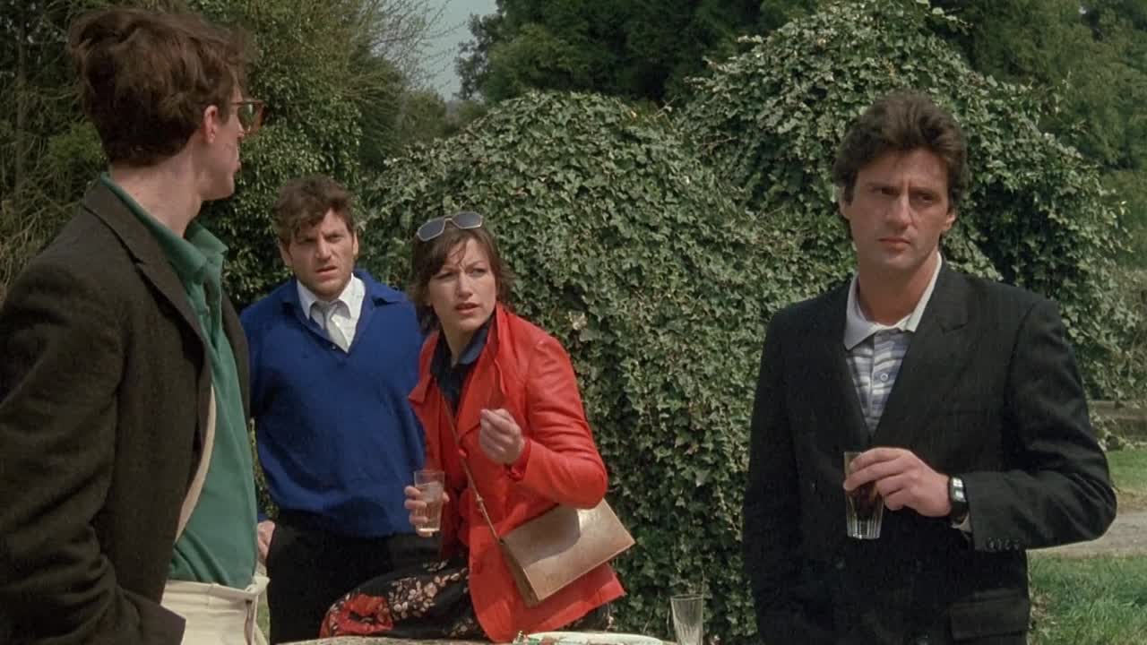 Que Les Gros Salaires Levent Le Doigt 1982 1080p WEBRip x264 AAC-