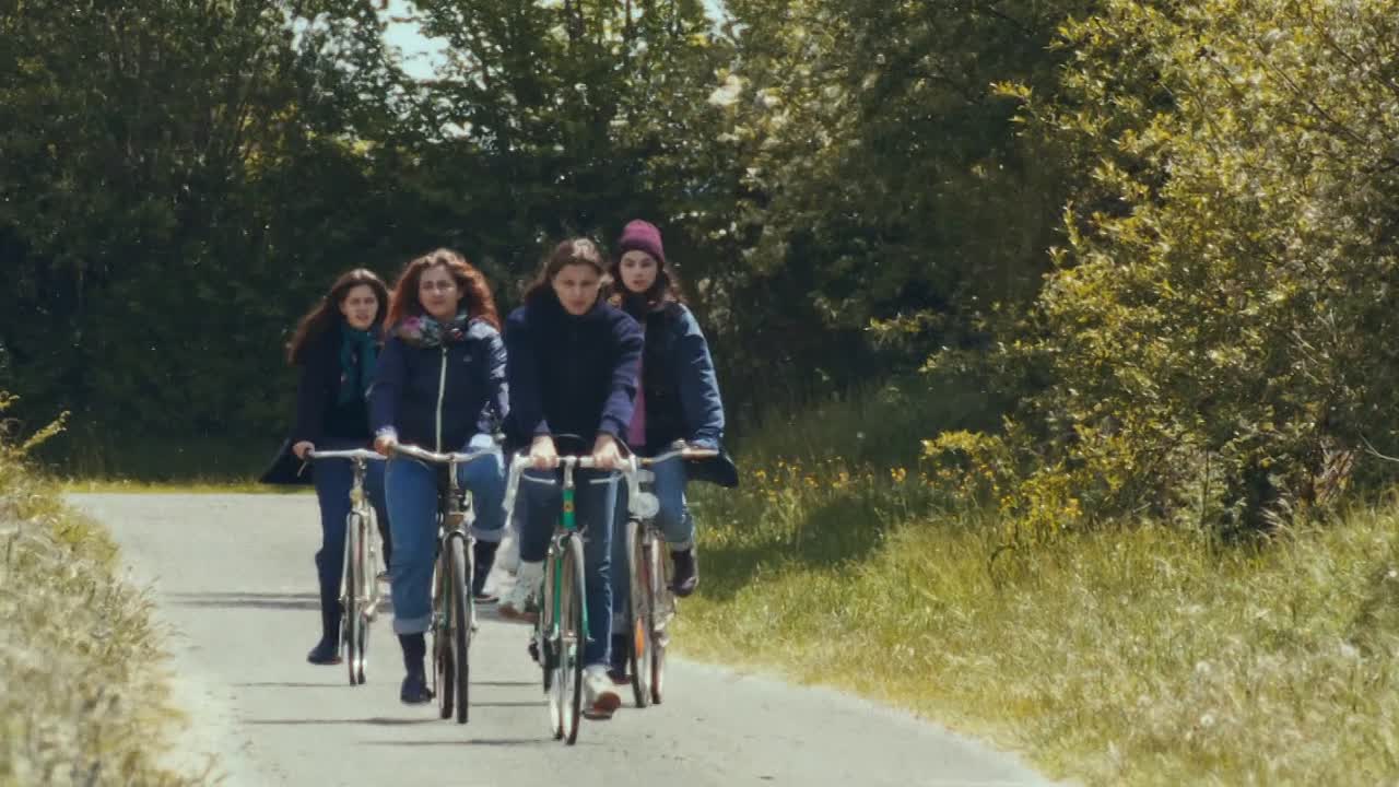 Stella est Amoureuse 2022 FRENCH 1080p WEBRip x264 AAC5 1-